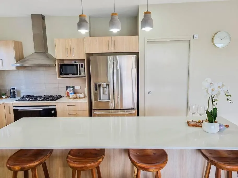 Luxurious Waterfront Paradise Stunning Views Kawana Waters