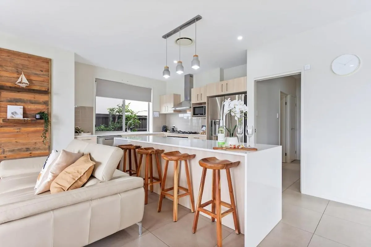 Luxurious Waterfront Paradise Stunning Views Kawana Waters 0*,