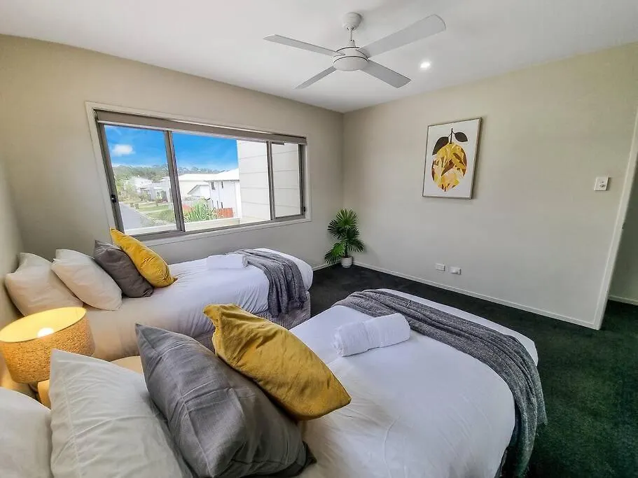Luxurious Waterfront Paradise Stunning Views Kawana Waters 0*,  Australia