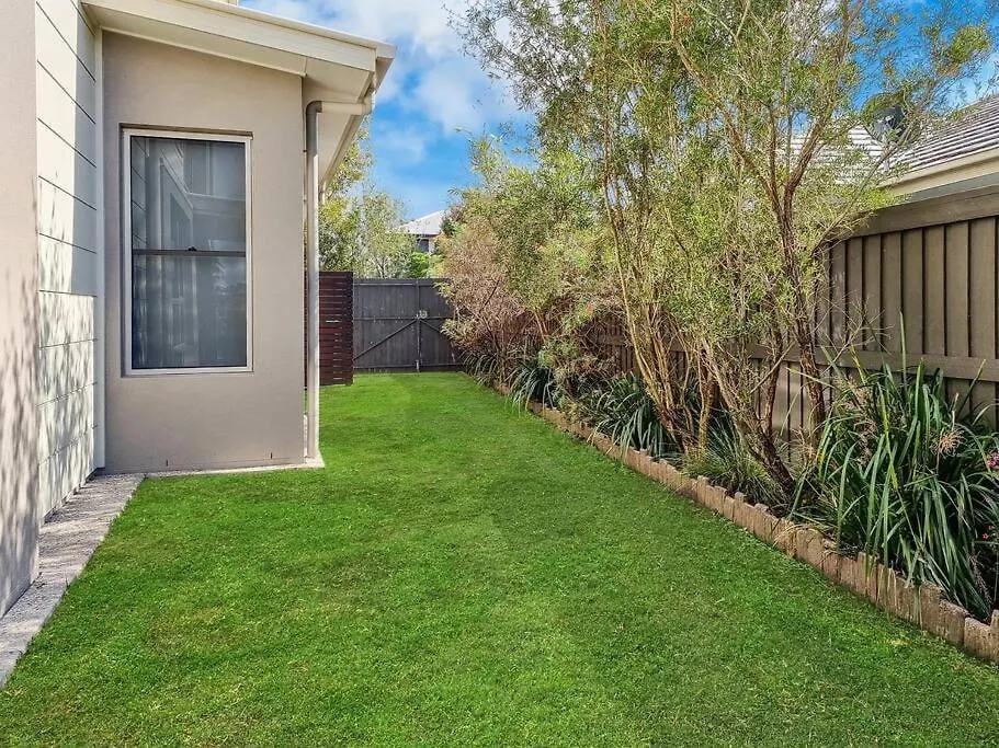 Holiday home Luxurious Waterfront Paradise Stunning Views Kawana Waters